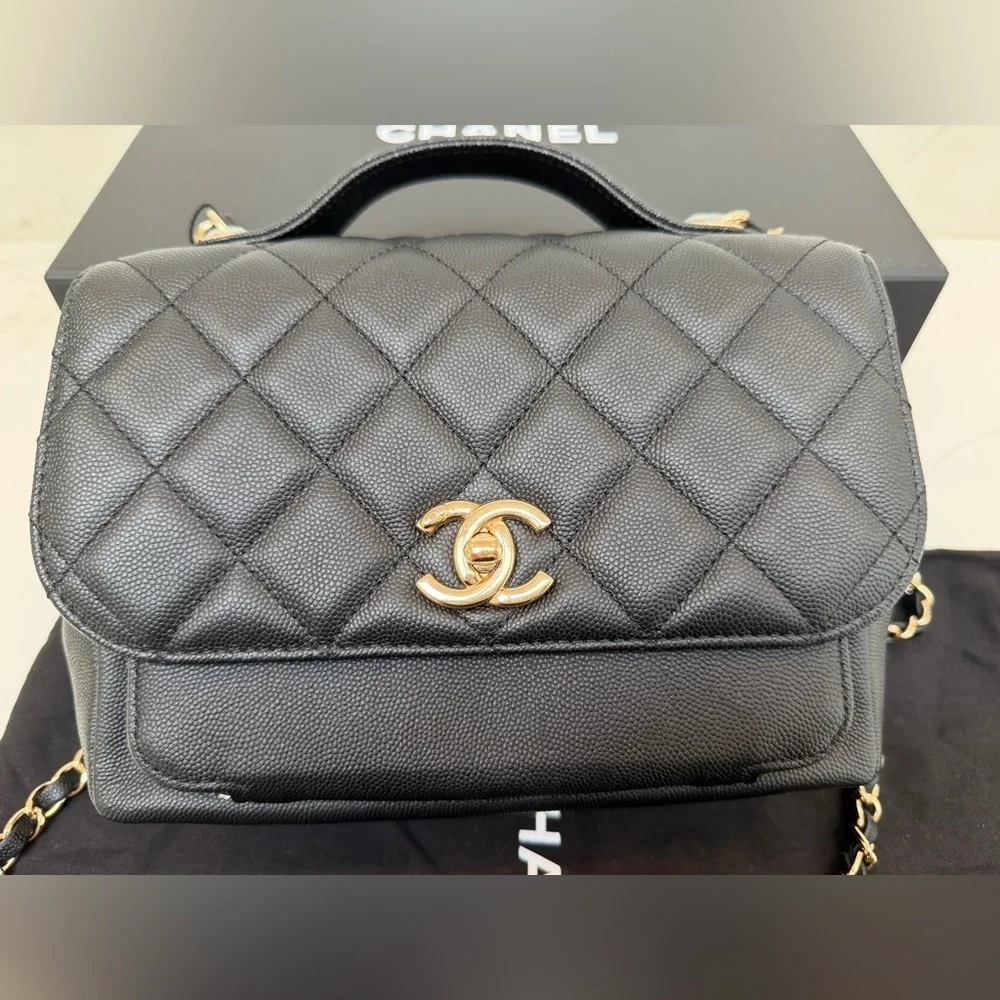 Chanel Black Caviar Leather Business Affinity in Medium